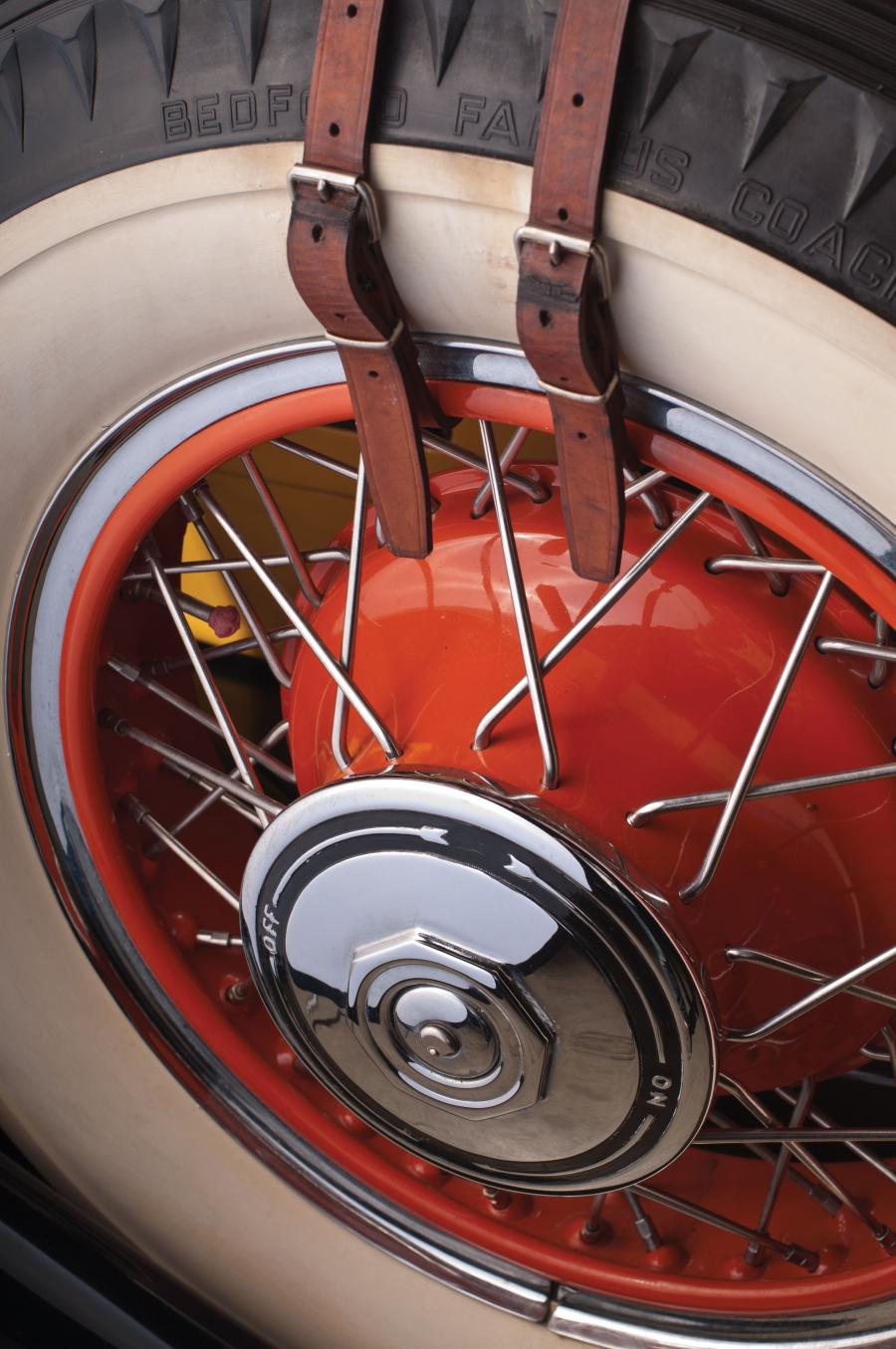  Cadillac Sixteen Madame X Club Sedan by Fleetwood 1930 года  (фото 11 из 20)